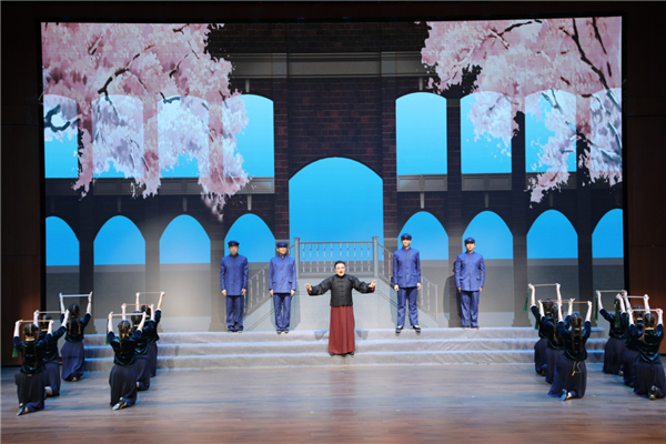 我校大型原创黄梅戏《霜天红烛》走进皖西学院_fororder_01